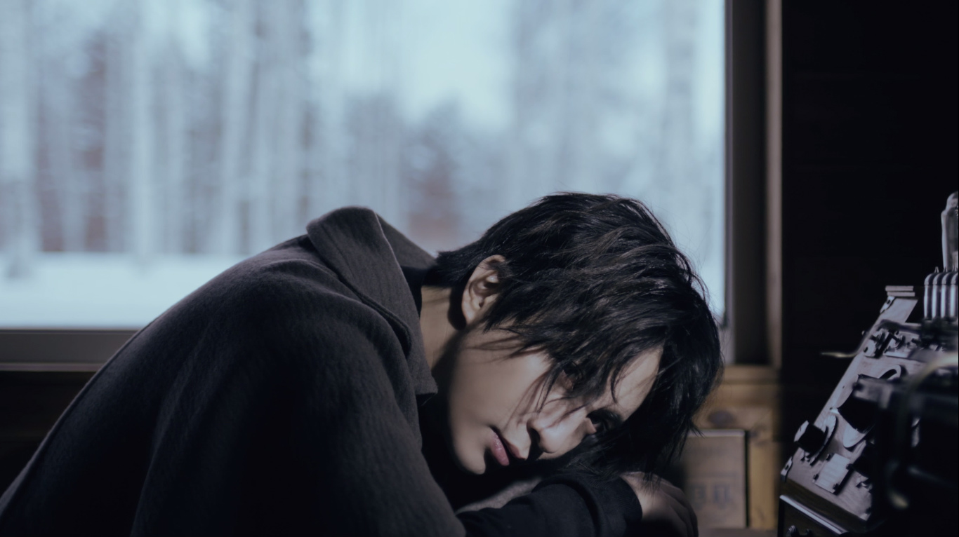 薛之谦诗情单曲《陪你去流浪》mv上线 与张天爱演绎凄美情愫