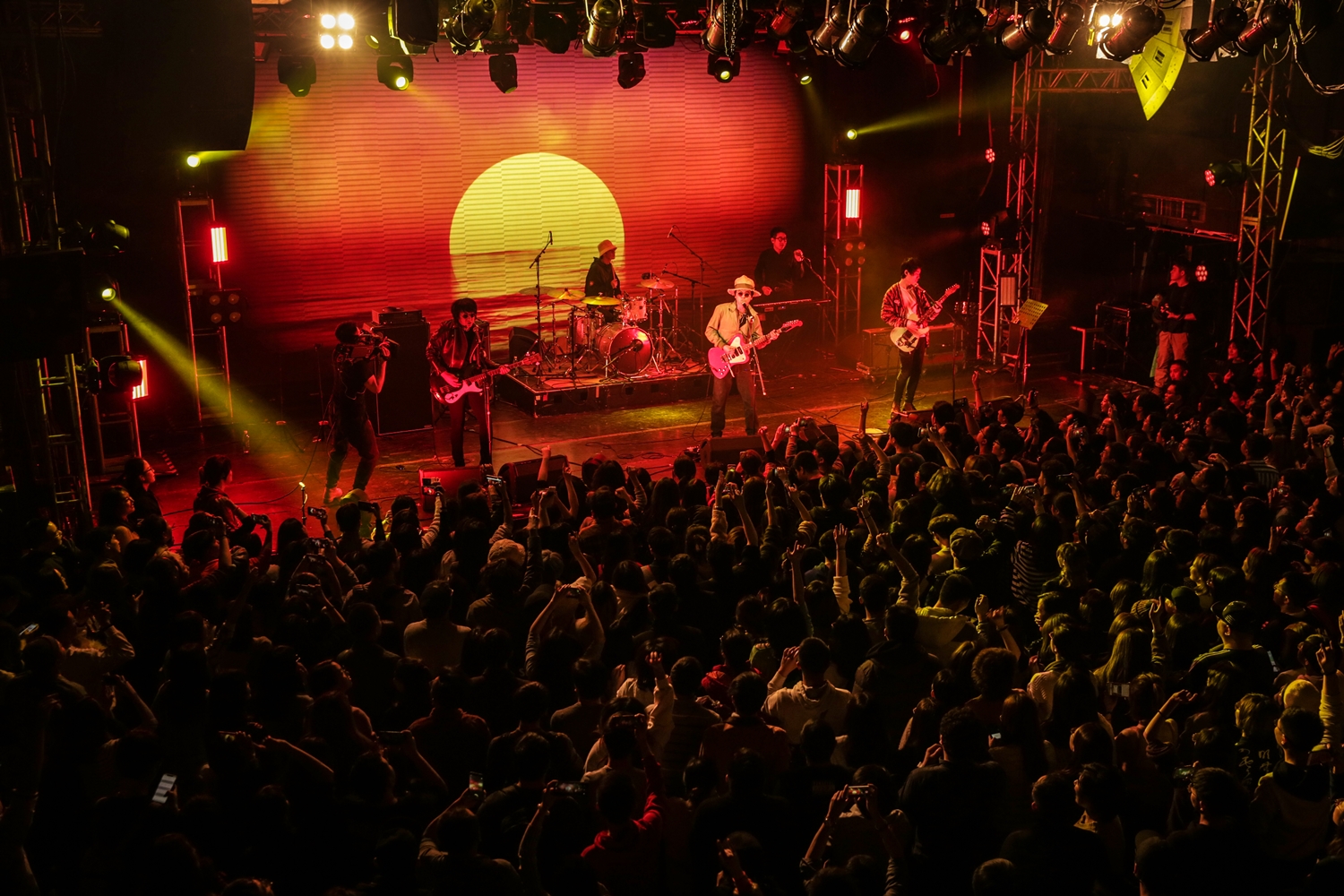 周迅onenight给小孩公益live开演肖战王源等将加入陪伴电台