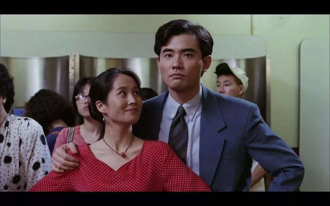 金素梅是歌手出身,出演过琼瑶剧,在李安的电影《喜宴》中,她饰演的是