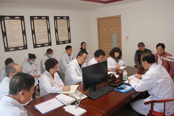 济南中医风湿病医院开展"过好年 看好病"风湿疾病疑难案例会诊