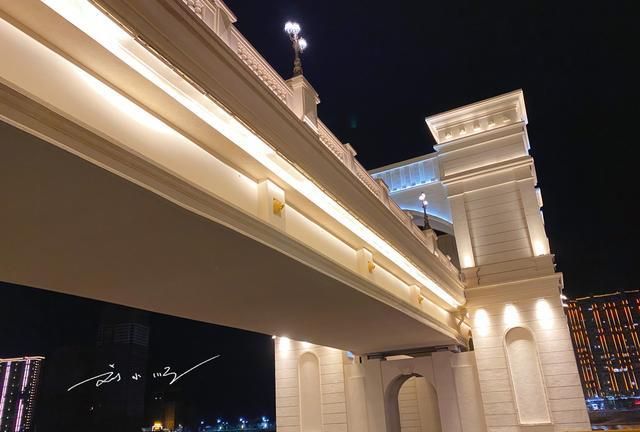 浙江省青田县"最美"网红人行桥,满满的欧洲风