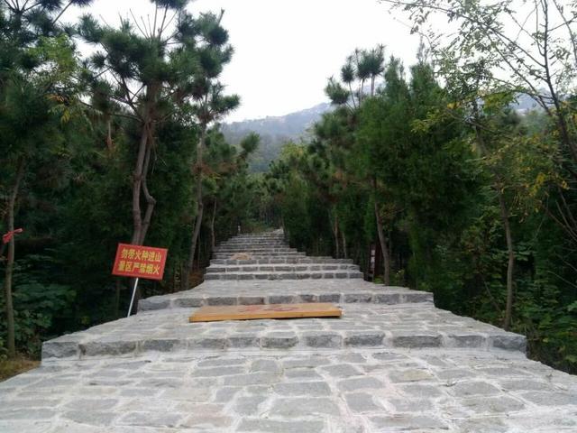 山东被遗忘的一座山，是古滕八景之首，主峰海拔517米，就在滕州