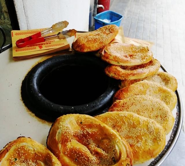 还没出锅就排队,武汉人超爱的12张饼都在这了 - 正宗油酥烧饼图片