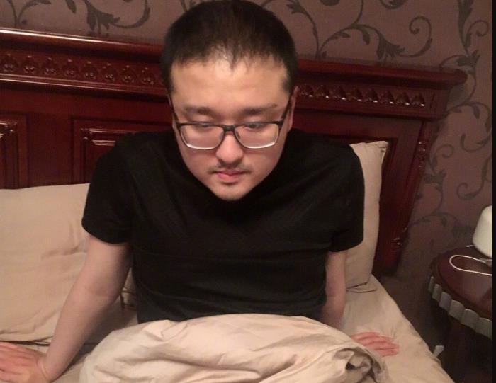 孙亚龙被父亲警告:别让老婆接近年轻帅哥,忘记慧慧了吗?