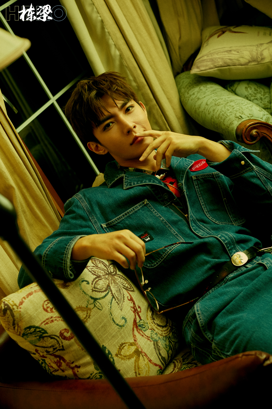 炎亚纶:愿陪粉丝一起成长 《hero栋梁》2020年二月刊封面人物