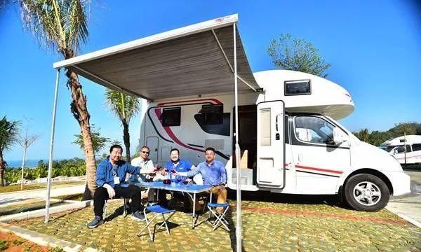 「春节去哪儿」开着房车游海南,享受山野休闲生活