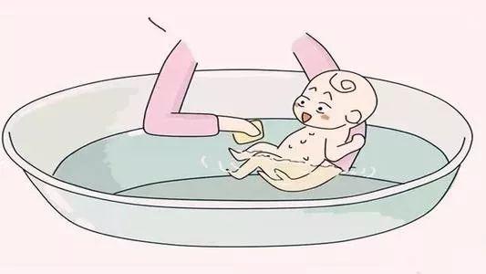新生儿冬天洗澡应该注意什么,多久洗一次比较好?