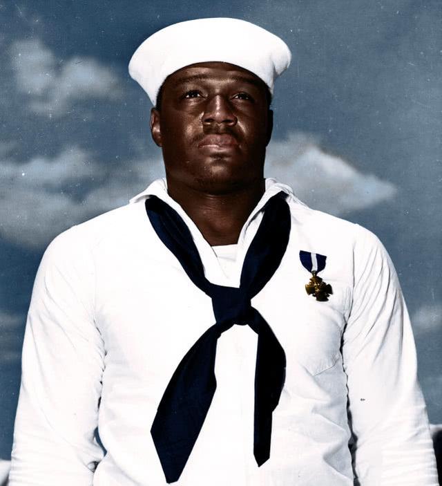 总统将军都不是,美军最新航母竟以黑人厨子命名