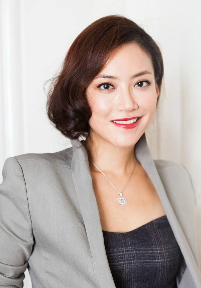 阿娇39岁生日霍汶希晒旧照为其庆生两人面相变化大皆因杨受成