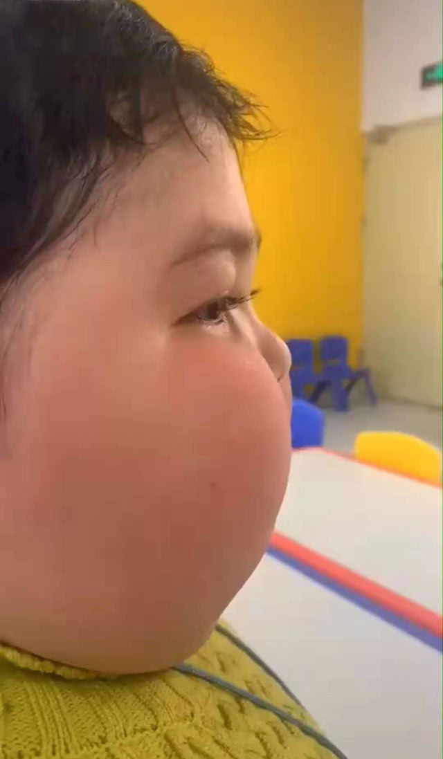 妈妈声称儿子是正宗"屁桃脸",有图有真相,网友:可爱的过头了