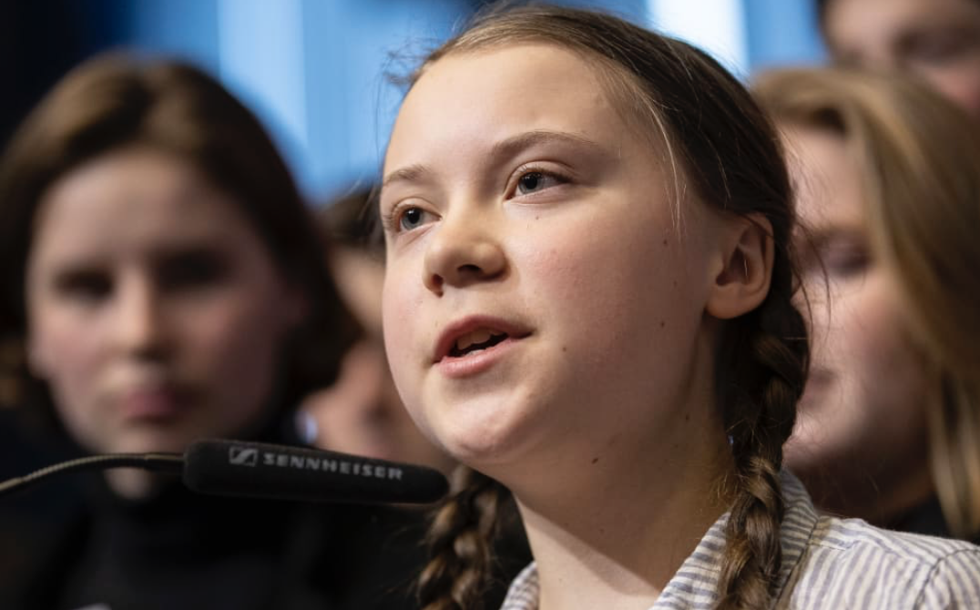 真拿自己当回事儿,瑞典环保少女桑伯格:中国人因该放弃使用筷子