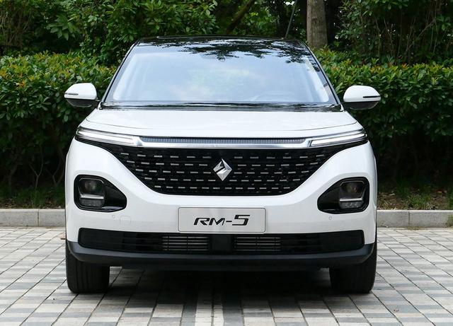 15万内，搭双屏内饰的4款车都是国产SUV，最后1款跨界车不足8万