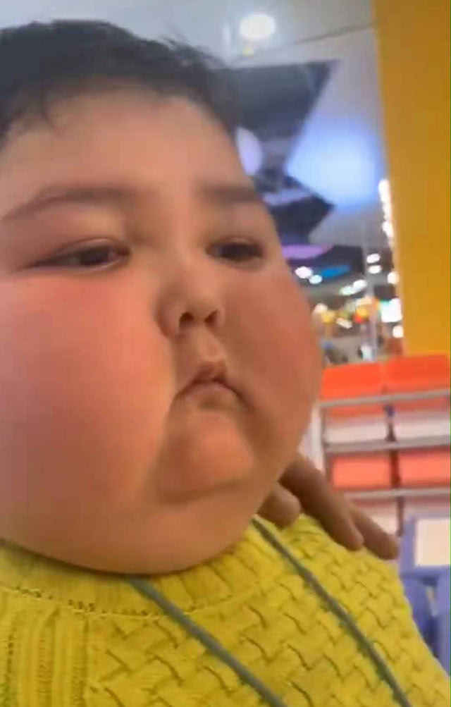 妈妈声称儿子是正宗"屁桃脸",有图有真相,网友:可爱的过头了