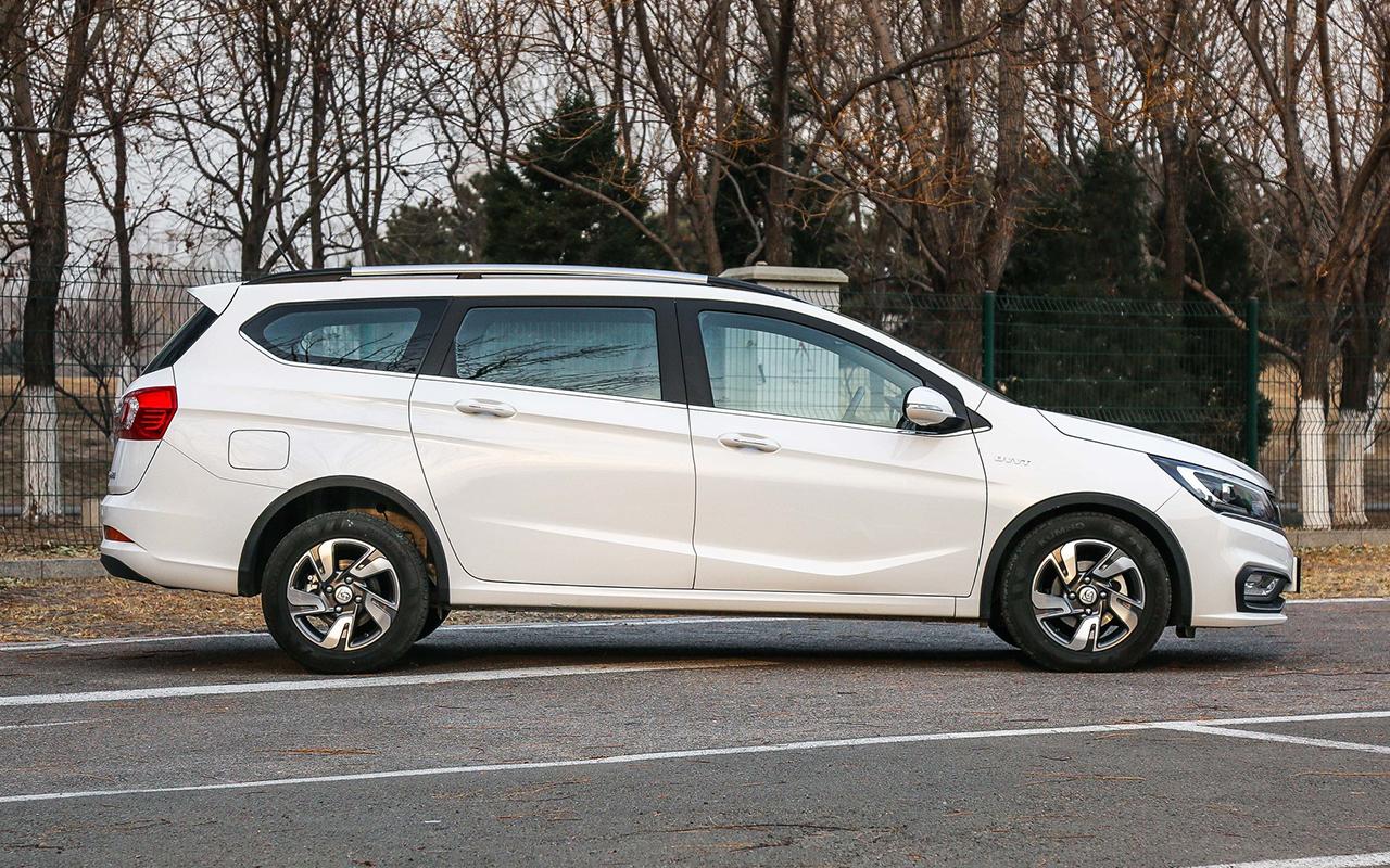 没太多钱,也能买的旅行车,宝骏310w