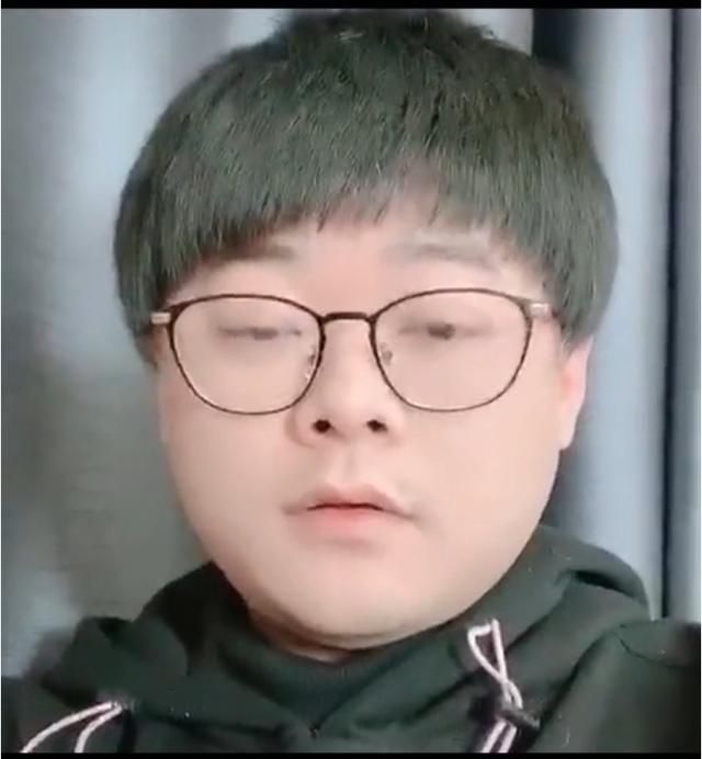 lol小智视频首度出现1位女生