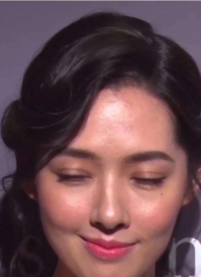 满面油光闭口黑眼圈,疑似怀孕内分泌改变