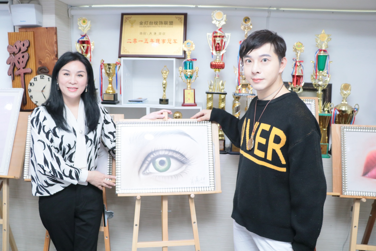 李爱绮与陈孝志"眉"开眼笑迎新春 肖潇老师剖析好眉开运