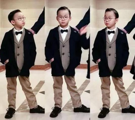 有一种"颜值"叫宋民国长大,表情包蜕变男神,网友:整容式长大