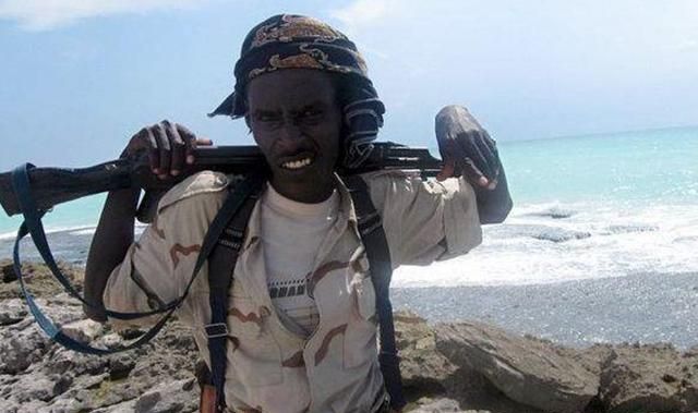 中国海洋测量船没配武器碰到海盗怎么办海军有胆就来试试