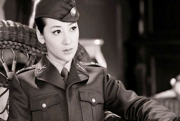 余婉君在威逼利诱下出卖了王亚樵.