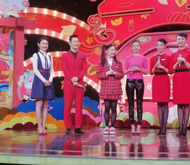 春晚直通车生图马思纯这次好美死亡芭比粉在她身上穿出贵气感