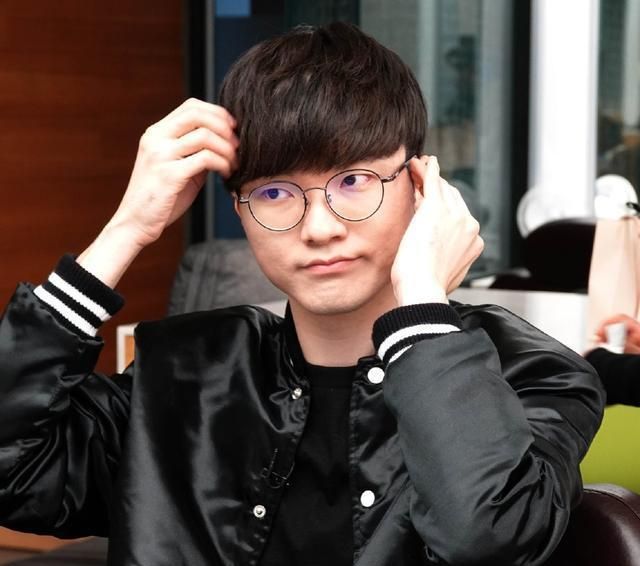 faker接受青瓦台采访,称自己是世界上最好的电子竞技选手|李哥|青瓦台