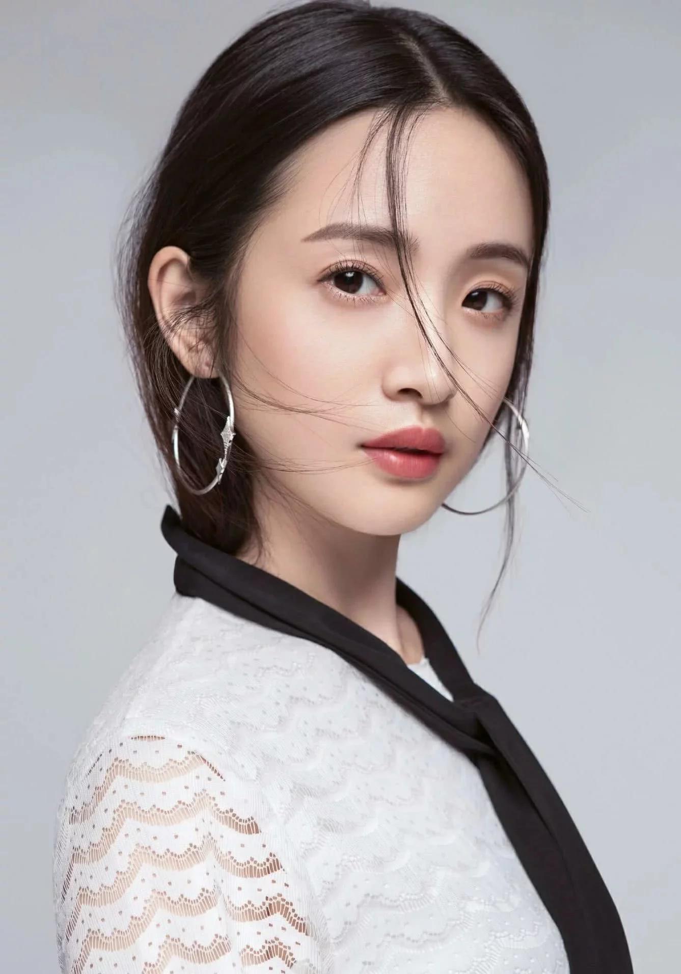 娱乐圈最早的娃娃脸女神,比赵丽颖还漂亮,今37岁依旧童颜!