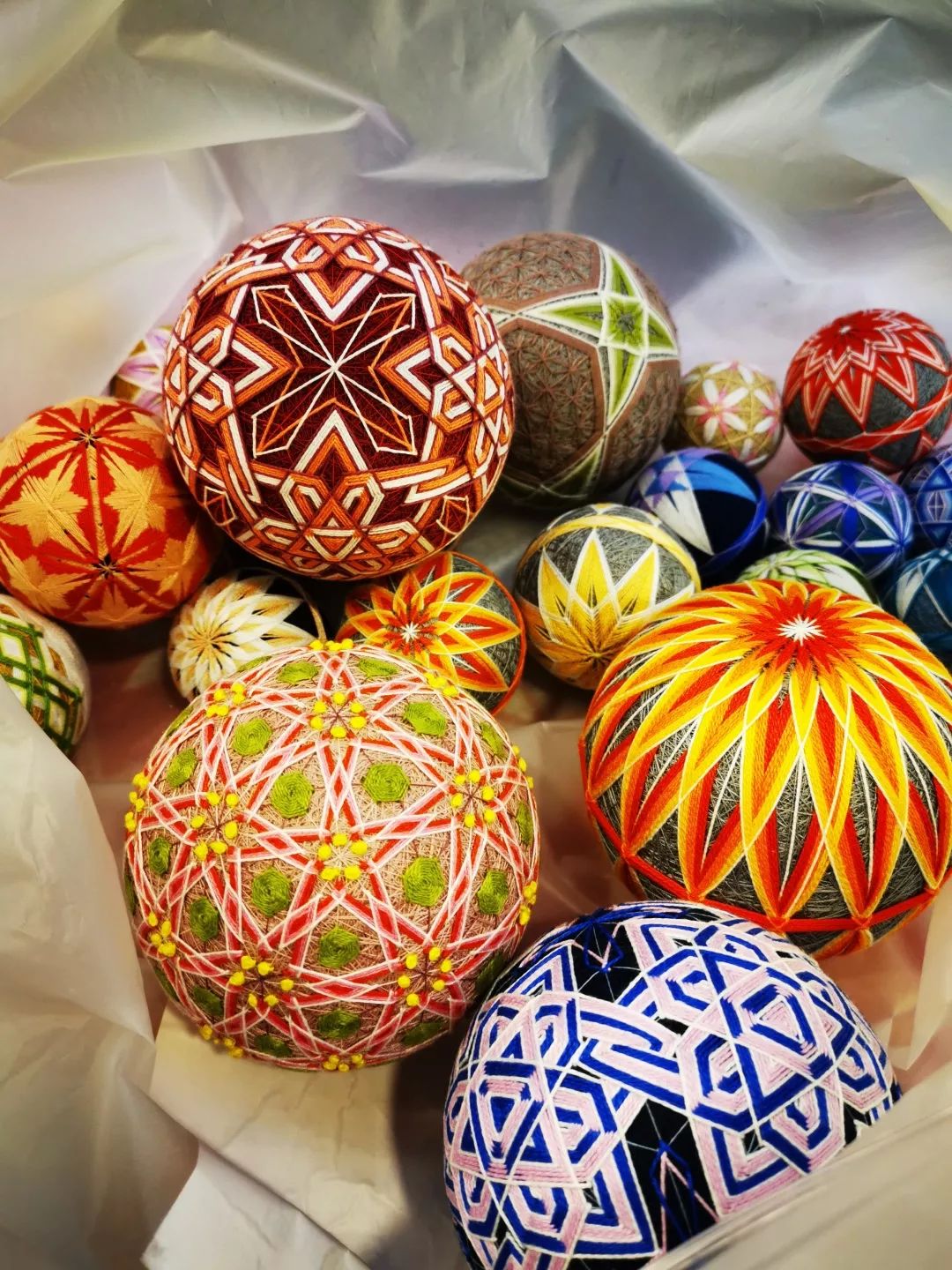 过年就要"圆圆圆" :一枚有温度的手鞠球|蹴鞠|苏汉臣_新浪新闻