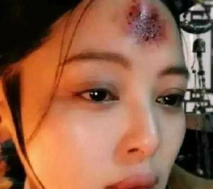 辛芷蕾洪小玲都吐槽曾被霍建华打到眼冒金星,这是暴力倾向?