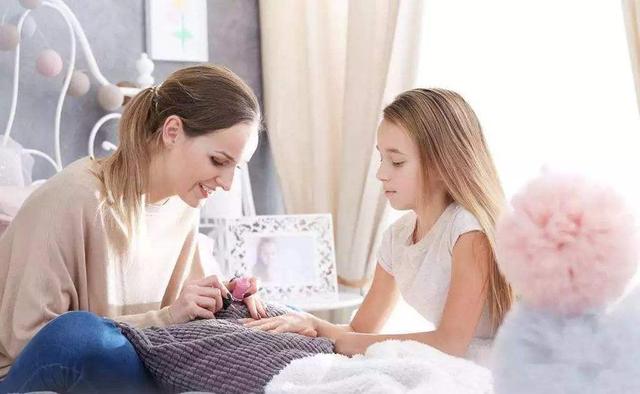 爸爸和儿子一个找老婆一个找妈妈发现妈妈的那一刻妈妈红了脸