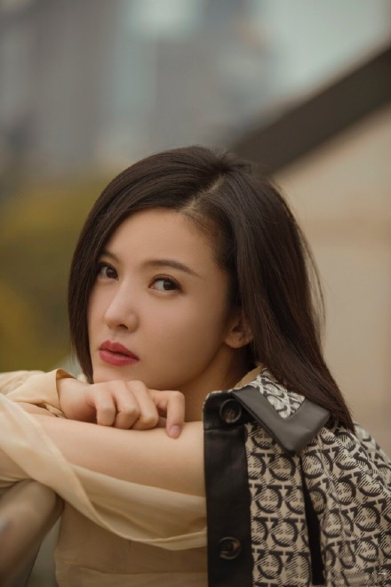 杨子珊有整容瘾?鼻子整成郑爽同款格格巫鼻,灵气全无只剩充气感