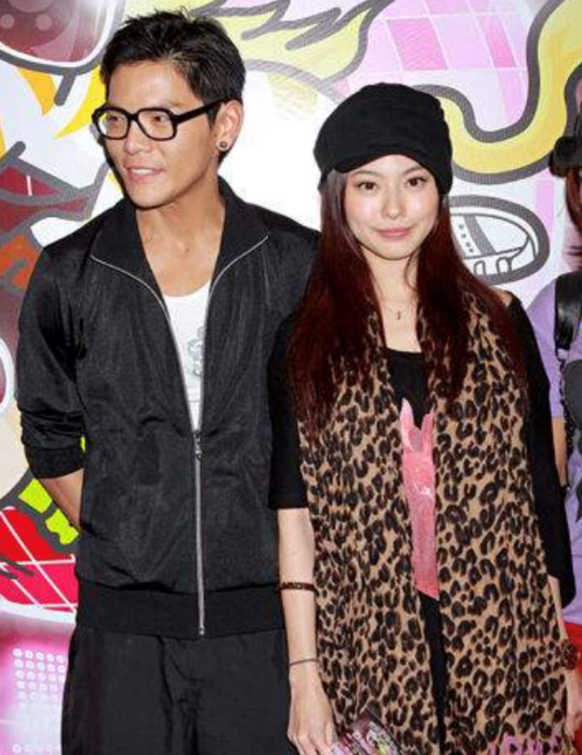 原来黄婉佩只是将自己的富豪老公当成跳板.