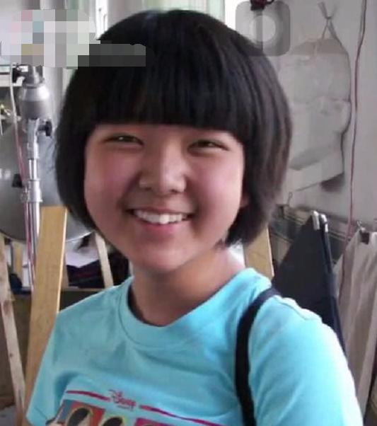 女子展示小学到大学照片,瞧到最后,网友:胖子都是潜力股