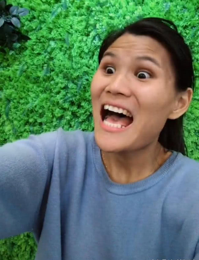 抖音表情姐爆火实力演绎夸张表情包网友不淡定