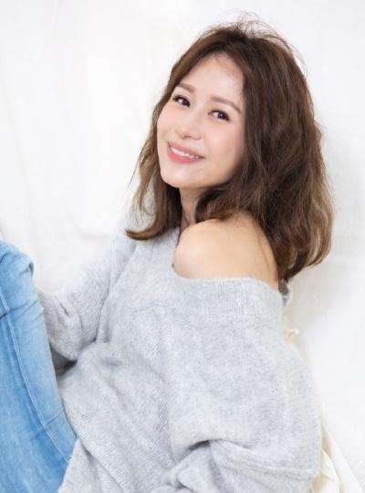 另外徐子欣如果晚几年再嫁,靠着姐姐跟姐夫的人脉,也可以帮徐子欣找到