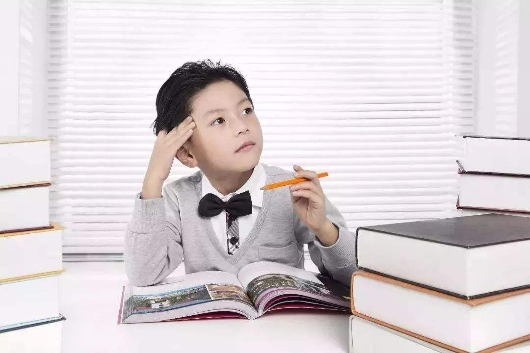 为了拼“孩子”,父母转学忙,该如何帮助孩子适应环境?