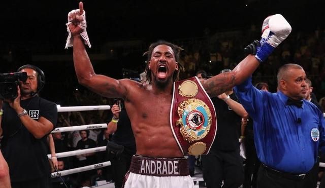 刚刚,世界拳王安德拉德正式完成续约,新合同包括四场比赛