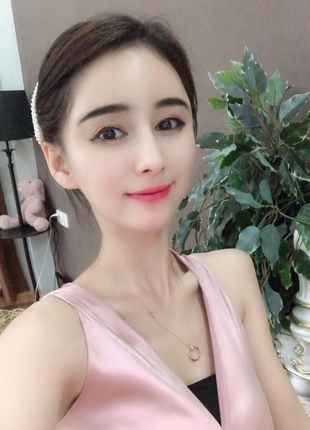 古阿扎视频之后又有新瓜?主播"月月王"私人定制换装视频流出