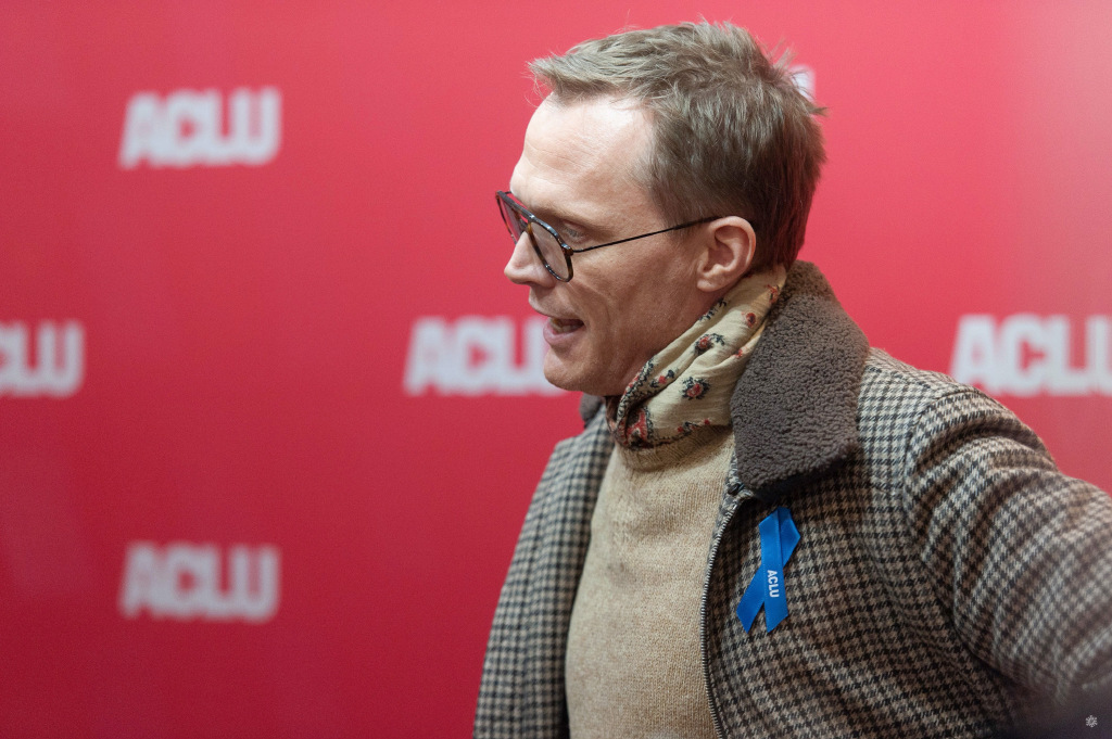 49岁幻视保罗·贝坦尼现身活动!卧底漫威12年,变成大叔模样啦