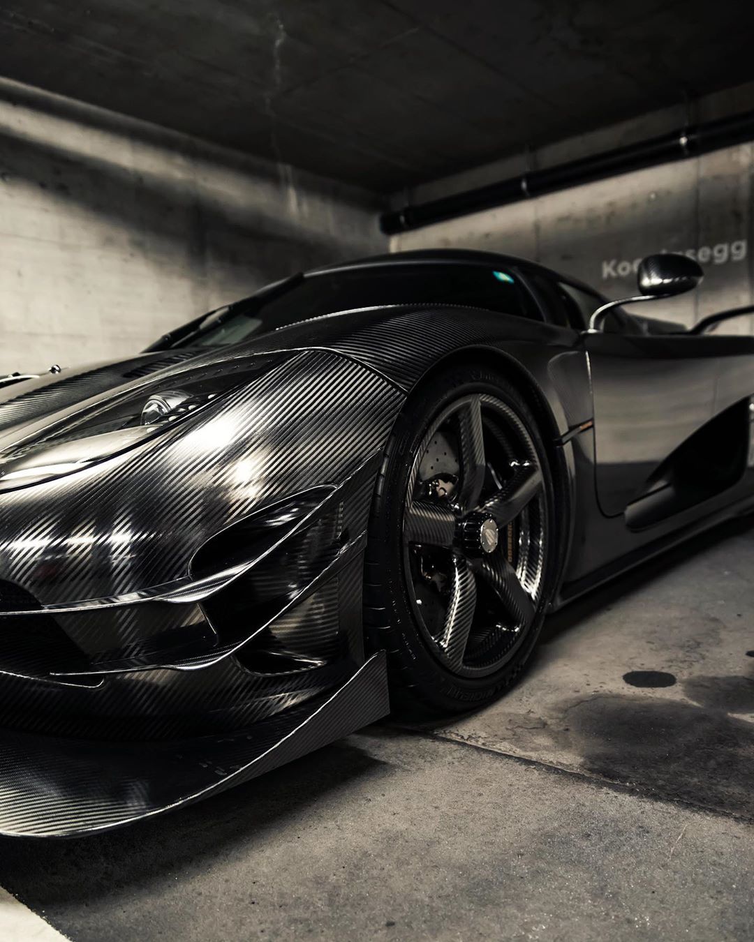 科尼赛克one:1实车 帅气精致的运动感