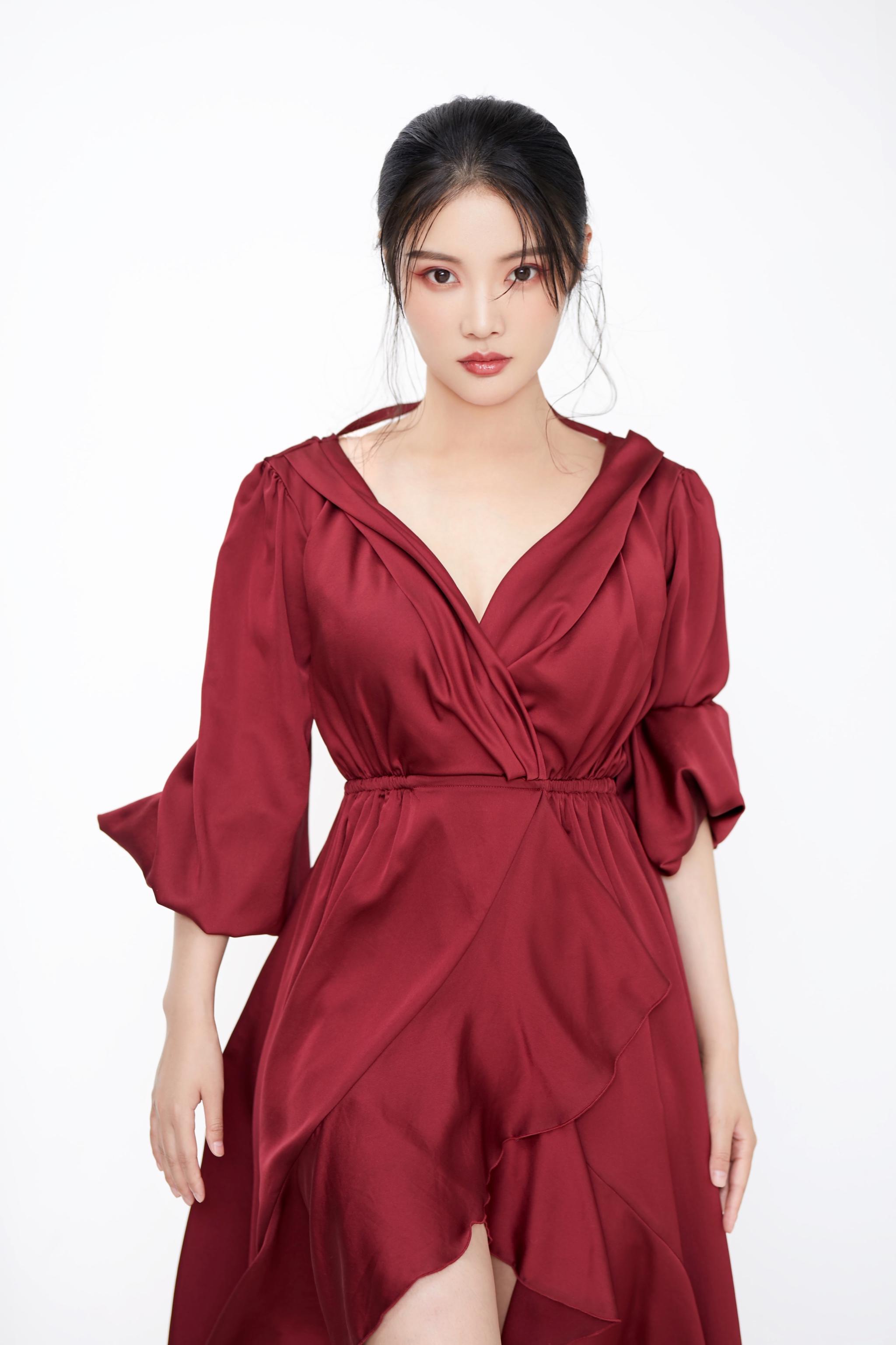 为何徐冬冬拍的网络电影都赚钱?