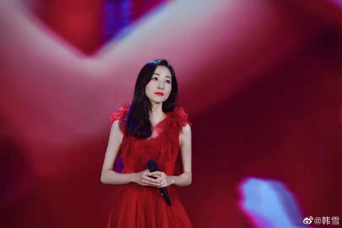 韩雪警礼服演出英姿飒爽恬静淑女焕发出制服的独特魅力