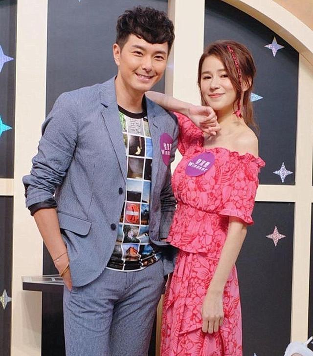 周柏豪轻吻女儿额头很温馨 催好友黄翠如早日为萧正楠生子
