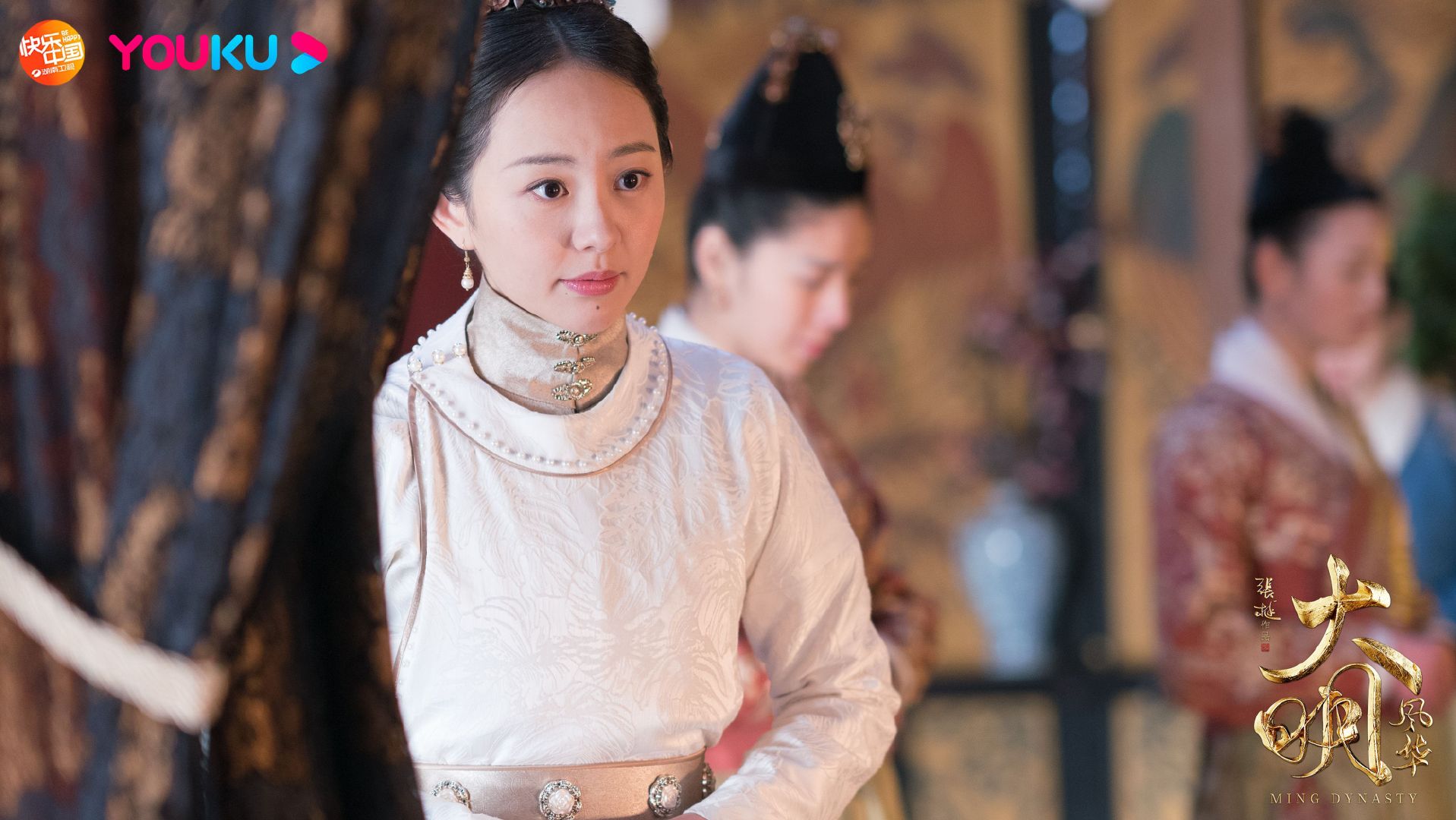 该剧是由张挺执导,汤唯,朱亚文,孙耀琦出演的大型古装剧,改编自莲静竹