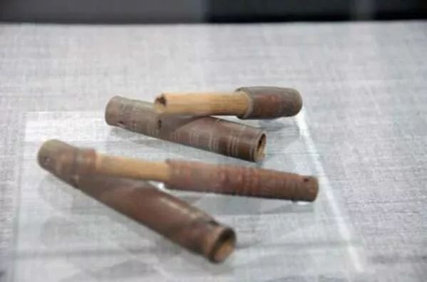 没有火柴和打火机的古代,人们是如何生火的?|钻木取火|取火_新浪新闻