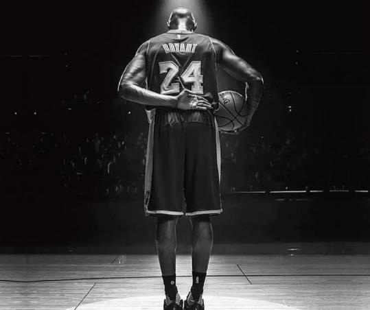 马龙受黑曼巴鼓舞复苏,科比曾致敬刘国梁