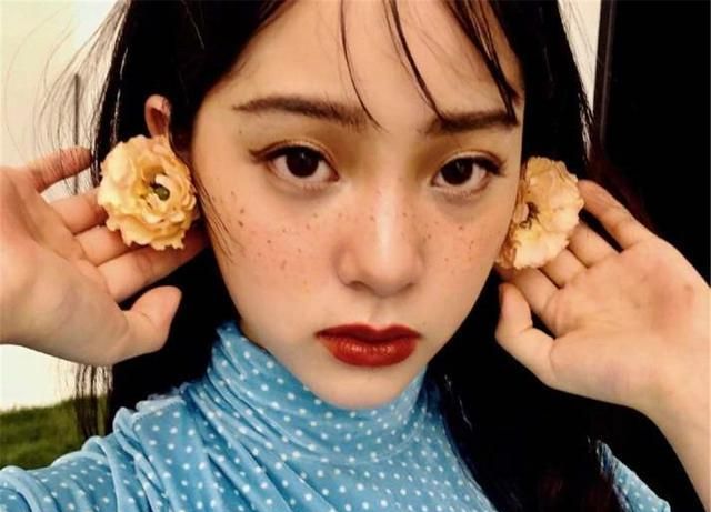 这6位女明星把雀斑美出了天际