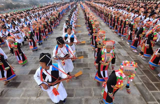 太怪了!|傈僳族_新浪新闻