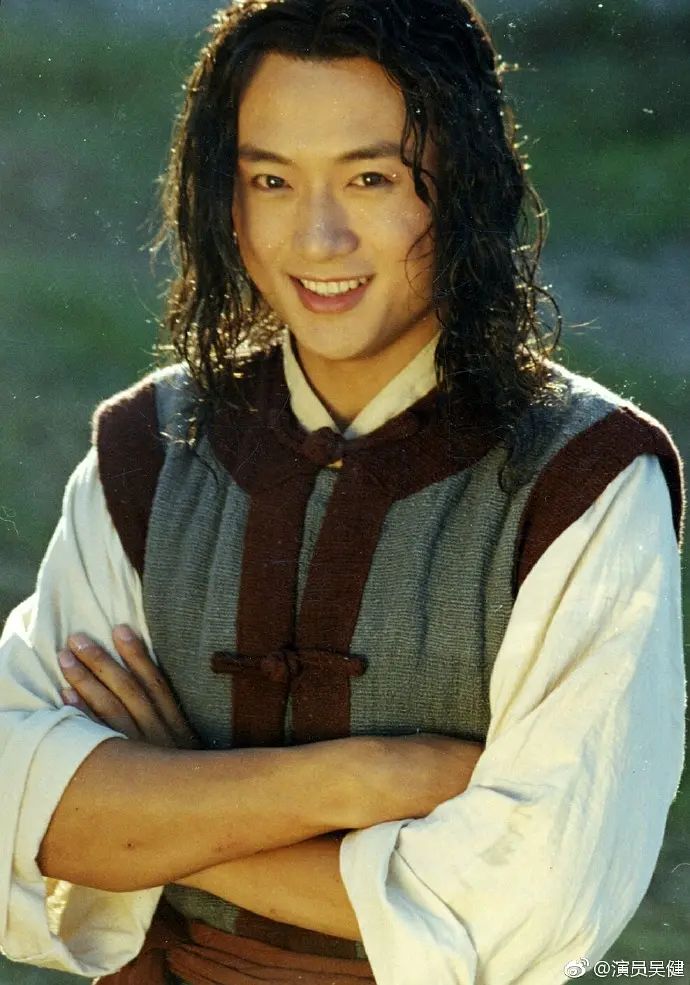 他第三部戏就主演了金庸武侠剧《侠客行》,饰演石破天▼《西游记后传