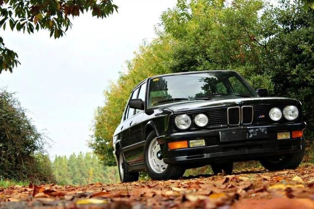 你见过凌晨四点的洛杉矶吗？ 你见黑曼巴的座驾吗？